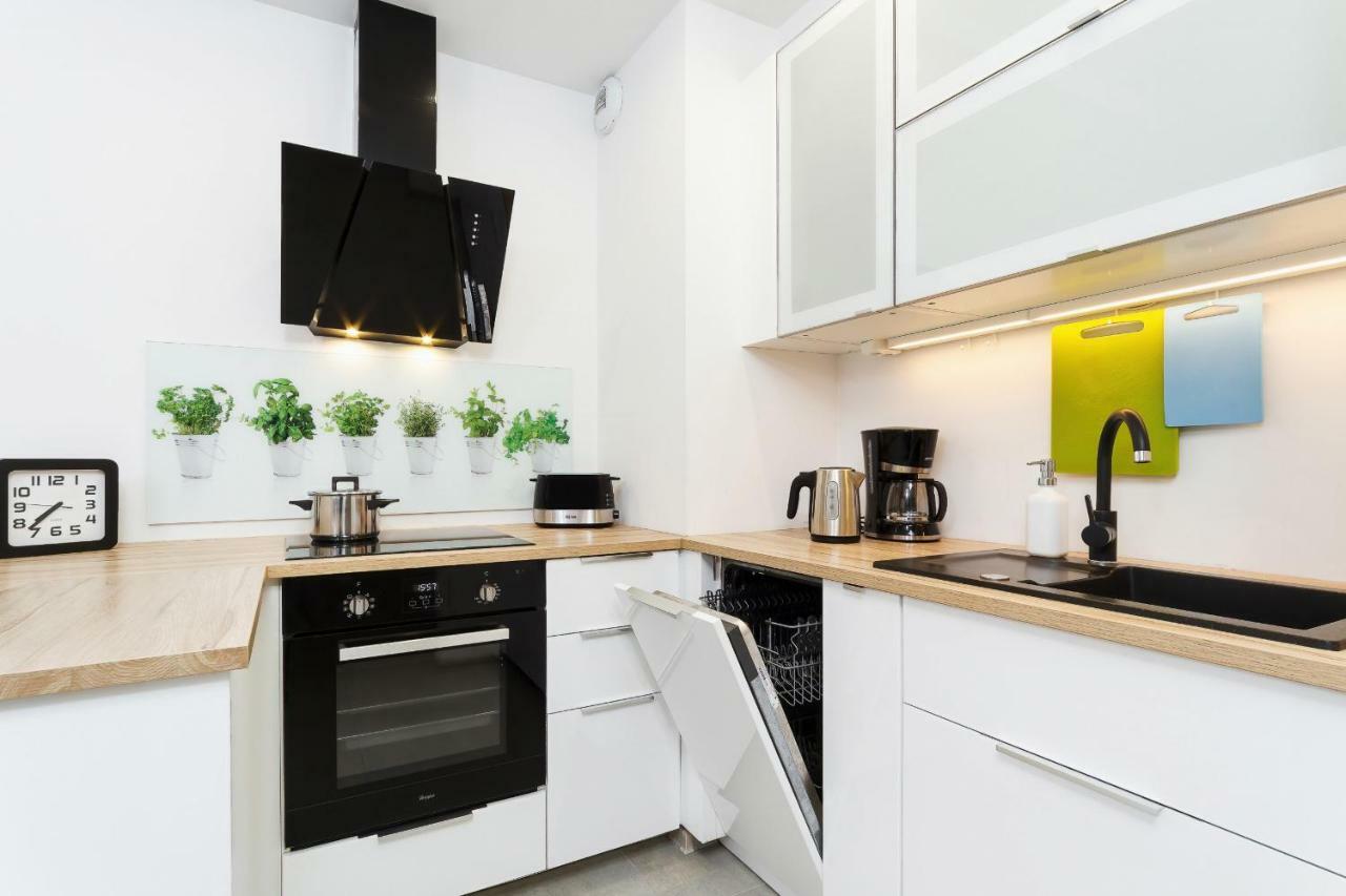 Apartments Claro II By Noclegi Renters Краков Экстерьер фото